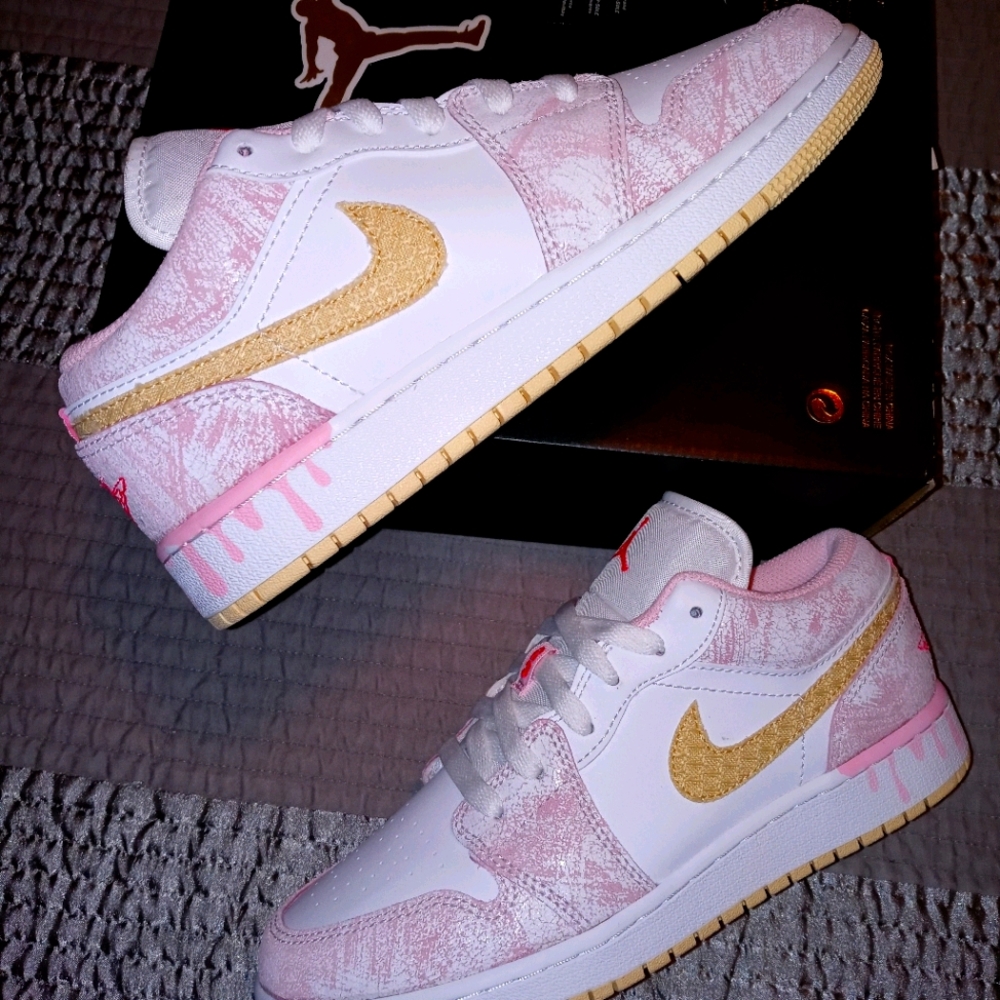 🚫SOLD🚫Nike Air Jordan 1 Low SE Paint Drip